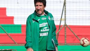 Héctor Vargas no se mete en el futuro del delantero Yustin Arboleda.