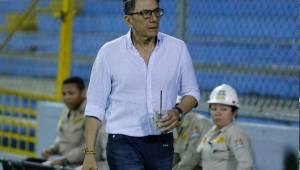 El veterano entrenador de los Lobos de la UPNFM no se hizo presente a San Pedro Sula sin estar suspendido.