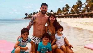 La bella esposa de la 'Pulga' subió una fotografía a Instagram compartiendo el nuevo 'look' de Lionel Messi.