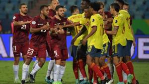 Colombia no tuvo ideas claras para perforar la portería de Venezuela, selección que consigue su primer punto en el torneo.