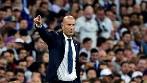 Zinedine Zidane salió muy decepcionado del Bernabéu luego de la derrota.