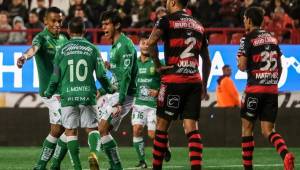 León se impuso 3-1 de visita ante Xolos de Tijuana en el inicio de la Liguila MX. Foto AFP