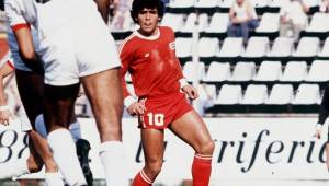Diego Maradona jugaba con Argentinos Juniors cuando le realizaron el test.
