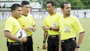 Los árbitros hondureños que viven de esta profesión están solicitando ayuda a las autoridades ya que se ha cancelado el fútbol en Honduras debido al coronavirus.