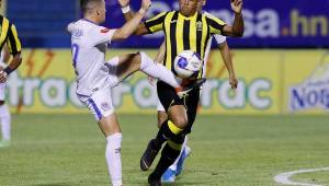 El Olimpia y Real España nos regalaron un entretenido partido por la Copa Premier y el sábado vuelven a jugar por el torneo Clausura. Fotos DIEZ