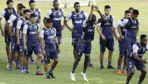 Los jugadores de la Selección de Honduras en pleno entrenamiento este miércoles en el estadio Olímpico de San Pedro Sula. Fotos N. Romero y Yoseph Amaya