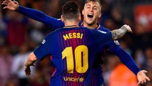 Messi y Deulofeu celebrando el primer tanto del partido.