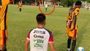 El defensor Henry Figueroa luciendo los colores de Marathón en un amistoso frente al Lone FC de la Liga de Ascenso como preparación. Foto cortesía Jimy Barahona