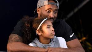Kobe Bryant junto a su hija Gianna Maria de 13 años murieron en el accidente aéreo.