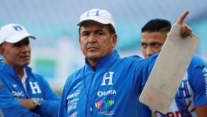 El extécnico de la Bicolor cree que 'Honduras necesita rectificar y modificar algunos aspectos' en el fútbol nacional.