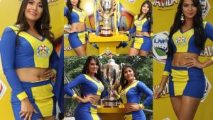 La Copa de campeón de la Liga Nacional de Honduras se presentó en las oficinas de la Liga, misma que fue adornada por Clara y Bella. (FOTOS: Delmer Martínez)