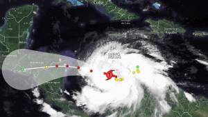 El paso del huracán Iota está pronosticado para la noche del lunes en Honduras.