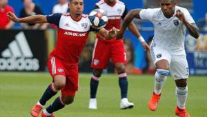 Bryan Acosta durante uno de sus juegos con el FC Dallas en la MLS