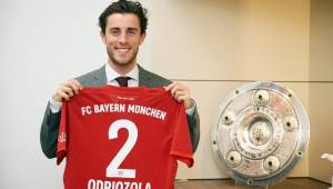 El lateral español Álvaro Odriozola utilizará el numero 2 en el Bayern Munich.