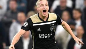 El holandés de 22 años es una de las figuras del Ajax actual que sorprende en Europa.