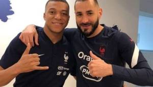 Karim Benzema y Mbappé son muy íntimos en la selección de Francia y se cuentan todo.