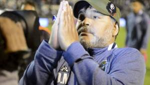 Maradona regresa a Gimnasia 48 horas después de haber renunciado del cargo de entrenador.