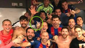 Los jugadores del Barcelona festejando en el vestuario del Camp Nou.