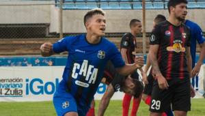 Bryan Moya celebra su sexto gol con el Zulia en Venezuela.