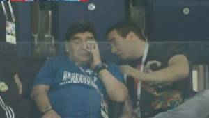 Así fue captado el exjugador argentino Diego Maradona llorando tras la final de la albiceleste. Foto cortesía