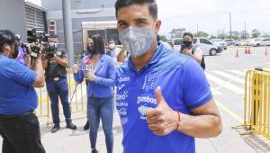 El futbolista hondureño, Michaell Chirinos, cuando salía de San Pedro Sula con la Selección Nacional para disputar la Copa Oro. Fotos DIEZ | Neptalí Romero