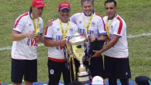 Pedro Troglio y Olimpia conquistaron el título en el torneo Apertura 2020. La copa 32 de los albos.