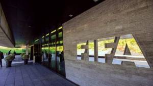 FIFA sigue depurando y saneando el fútbol mundial de los corruptos.