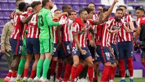 El Atlético de Madrid celebrando la conquista de la Liga Española tras vencer al Valladolid en la última jornada del campeonato. Fotos AFP