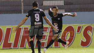 Diego Reyes reapareció con Platense y lo hizo marcando un doblete contra Vida en La Ceiba. Foto: Edgar Witty.