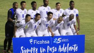 Este 11 titular es el más joven que la Selección de Honduras ha utilizado. FOTOS: DIEZ.HN