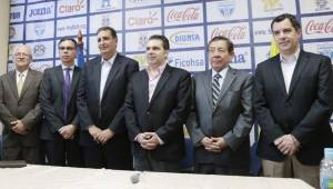 Los miembros de la Comisión Normalizadora de la Fenafuth tendrán poder para manejar el fútbol de Honduras hasta marzo del 2019. Foto Archivo DIEZ