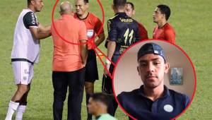 El jugador del Real España, José Alejandro Reyes, se defendió y llamó 'mentiroso' al árbitro asistente Christian Ramírez quien ya tiene antecedentes por polémicas.