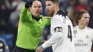 El árbitro internacional Mateu Lahoz no pitará finalmente el clásico Real Madrid vs Barcelona que se juega este sábado en España. Fotos cortesía Marca