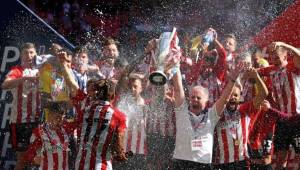 Brentford regresa a la Premier League tras 74 años de espera. Tremendo lo que han conseguido.