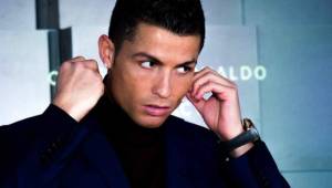 Cristiano Ronaldo sí que sabe hacer dinero fácilmente, tanto dentro de la cancha como fuera de ella.