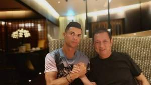 Cristiano Ronaldo y Peter Lim anunciaron su nuevo negocio con esta imagen en redes sociales.