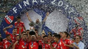 Independiente de Avellaneda se proclamó campeón luego de doblegar a Flamengo dirigido por Reinaldo Rueda.