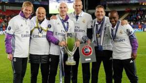 Pintus, (segundo de izquierda a derecha), fue uno de las manos derecha de Zidane en Real Madrid.