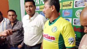 El entrenador hondureño Mauro Reyes en la presentación con el Juticalpa FC, equipo con el que buscará ser protagonista en primera división.