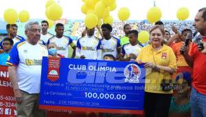 Los niños de la Fundación portaron globos amarillos como parte de la campaña.