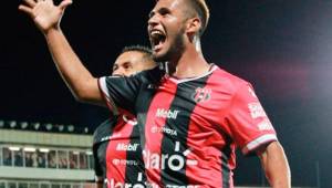 El mediocampista hondureño Alexander López quiere revancha en Costa Rica y estará enfrentando con Alajuelense al Herediano en la liguilla. Fotos cortesía