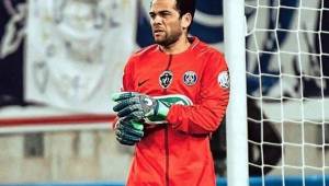 Alves fue el arquero del PSG en los minutos finales del partido.