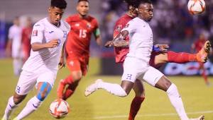 Los jugadores de Honduras, Antony 'Choco' Lozano y Alberth Elis, están con una amarilla; corren el riesgo de poder perderse el próximo partido de la Bicolor.