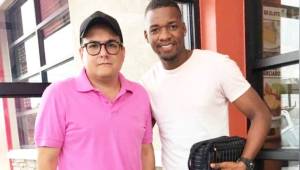 El delantero colombiano posa con Eloy Page, gerente deportivo de La 'Máquina'