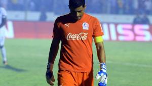 Noel Valladares se retiró de la grama del estadio Nacional con la cabeza abajo porque no lo hizo como quería. Motagua lo eliminó de llegar a una nueva final.