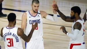 Los Angeles Clippers pactan su camino de cara a la clasificación hacia la siguiente ronda.