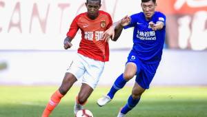 El fútbol regresa en China luego de cinco meses de parón por la pandemia del coronavirus.