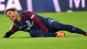 El brasileño Neymar encendió las alarmas por su lesión en el tobillo.
