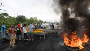 Carretera a El Progreso tiene tomado el paso vehicular.