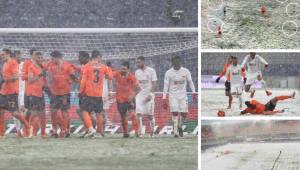 Esto ocurrió en Turquía durante el partido entre el Basaksehir-Sivasspor. Durante la nevada no se veía uno de los equipos. (FOTOS)